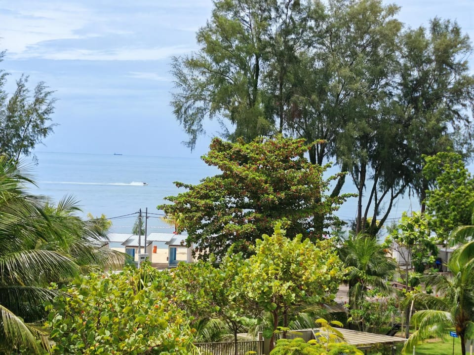 By The Sea Beach Front Sea view Apartment 3 Apartment in Batu Ferringhi, Penang, Malaysia