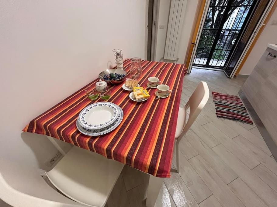 Food and drinks, Dining area, Food, Breakfast