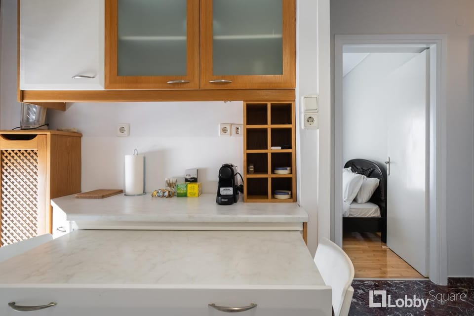 Nus Apartment by LobbySquare Apartment in Athens