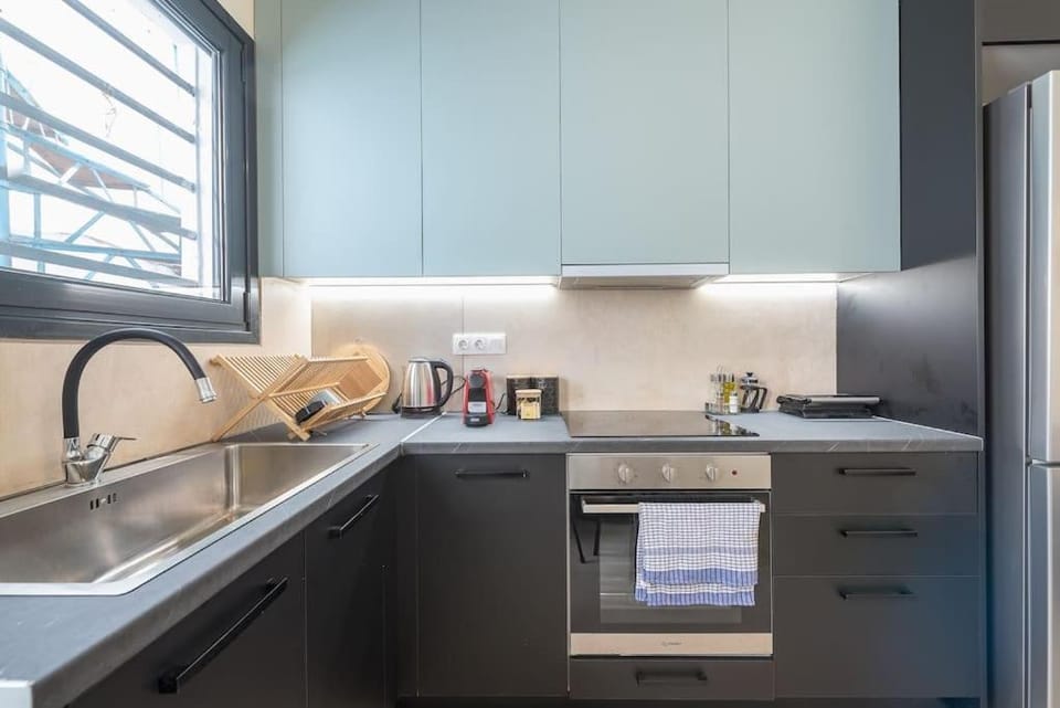 Kitchen or kitchenette, oven, stove