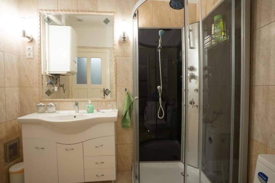 Green Kalvin Apartment in Budapest
