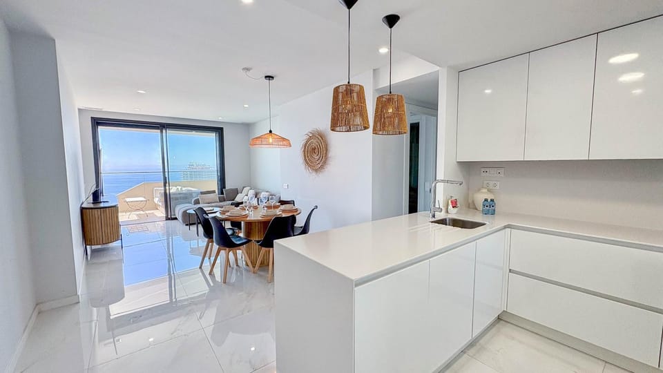 Kitchen or kitchenette, Dining area, dishwasher, stove