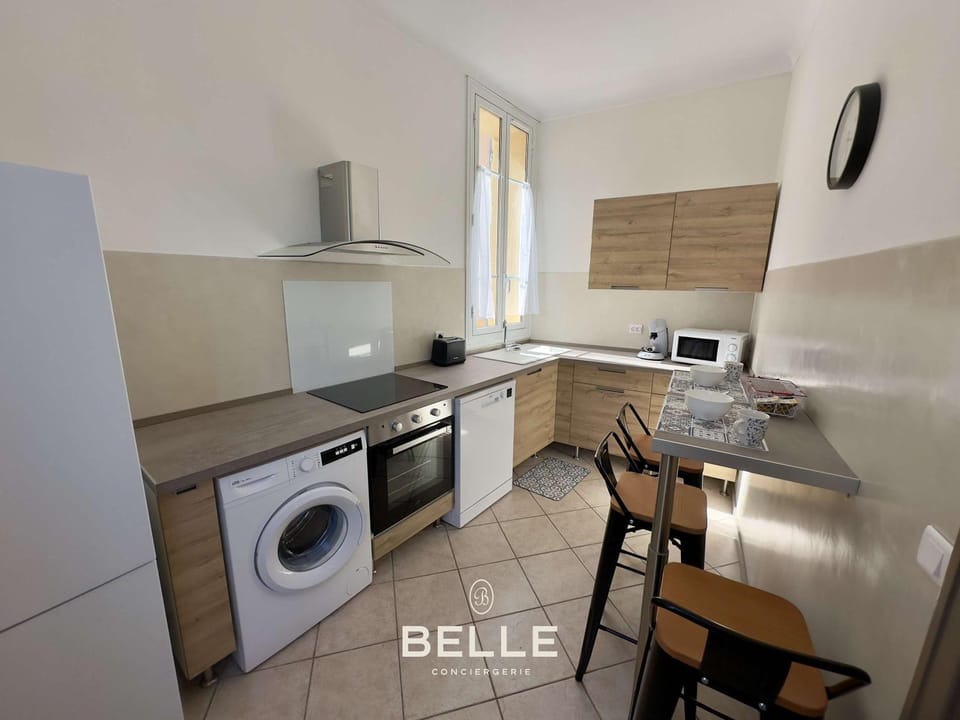 Azur - 10min Vieux Nice - Promenade Apartment in Nice