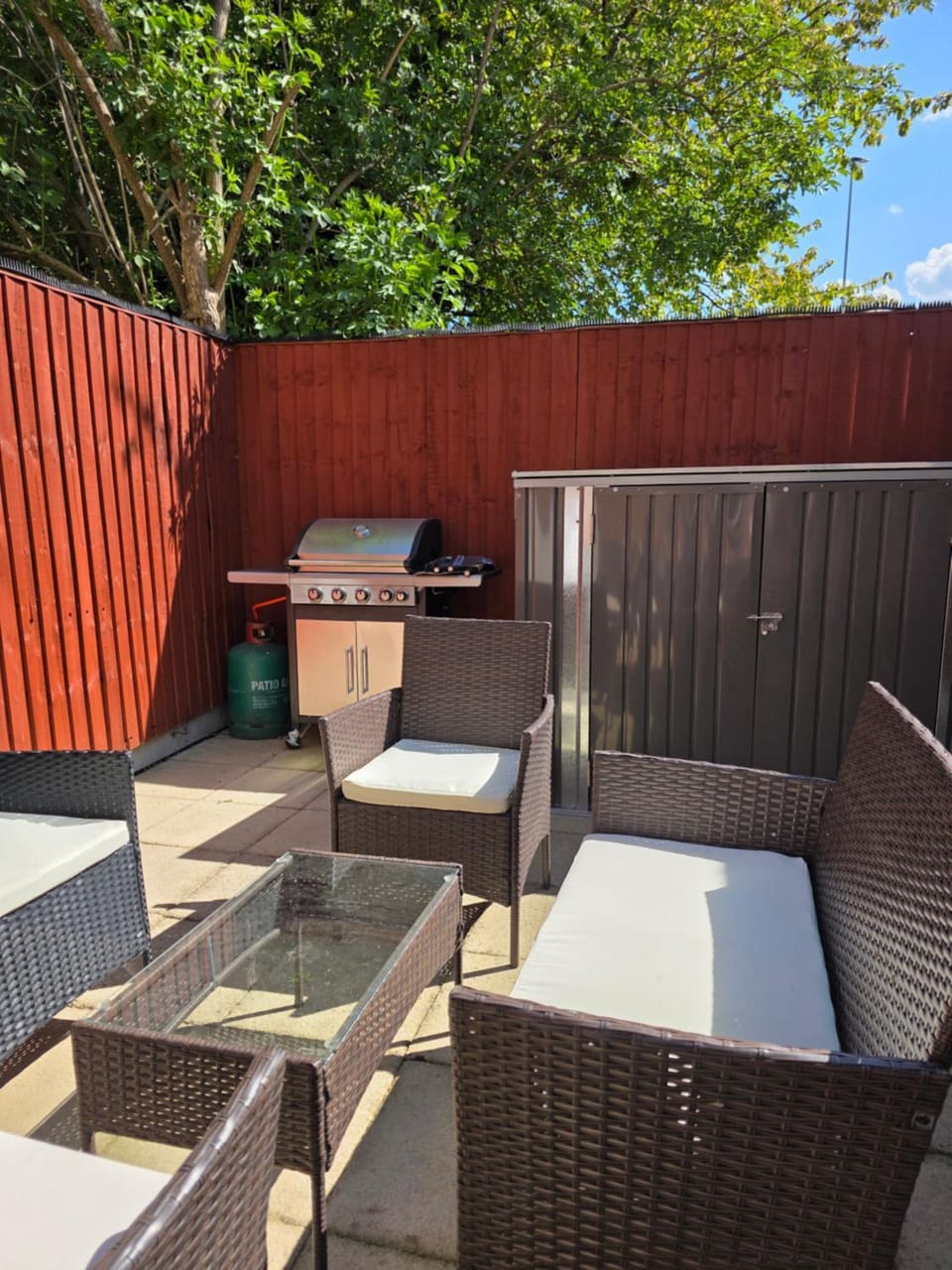 BBQ facilities, Seating area