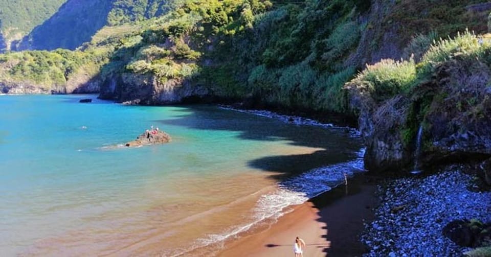 Nearby landmark, Day, Natural landscape