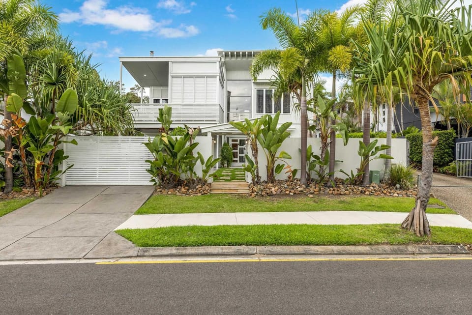 Property building, Garden, Garden view
