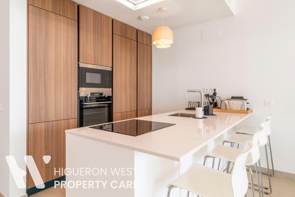 Kitchen or kitchenette, oven, stove