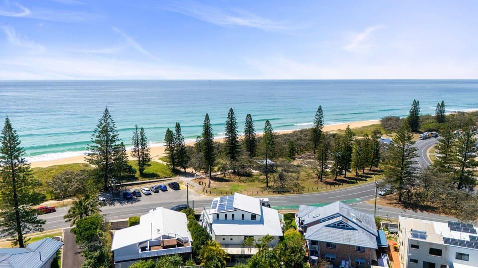 Property building, Bird's eye view, Sea view, Location