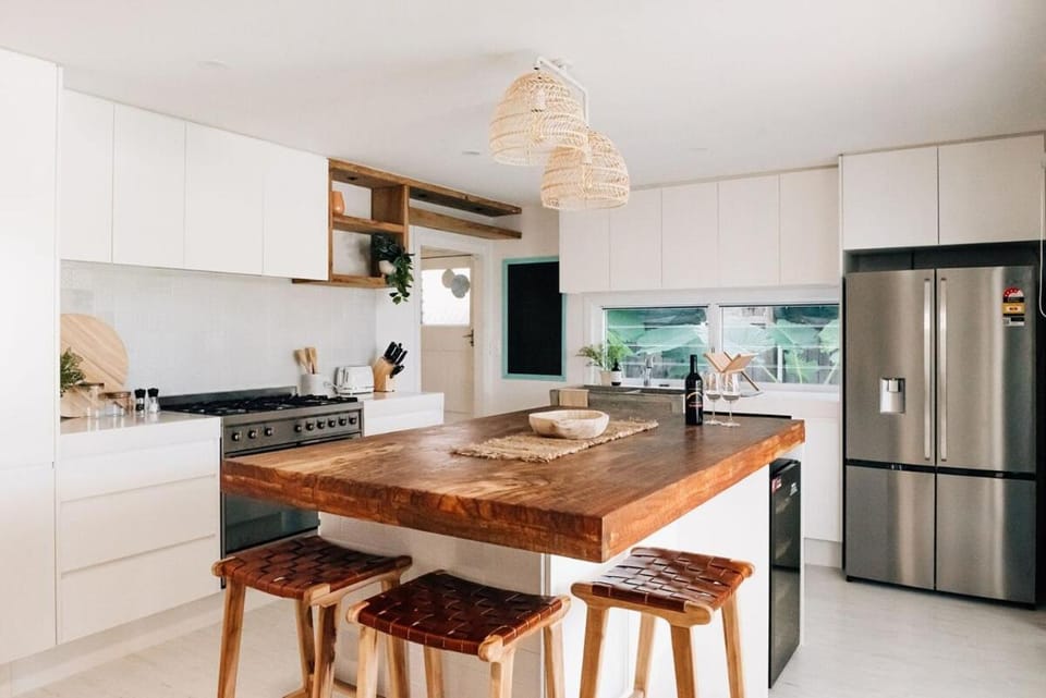 Kitchen or kitchenette, Dining area, dishwasher, oven, stove