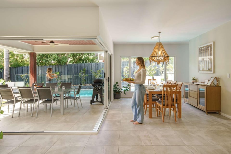 Seating area, Dining area, Pool view, Swimming pool
