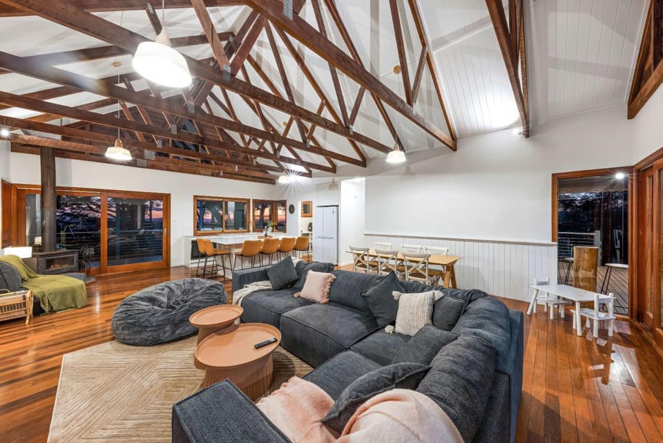 TV and multimedia, Living room, Seating area, Evening entertainment, fireplace