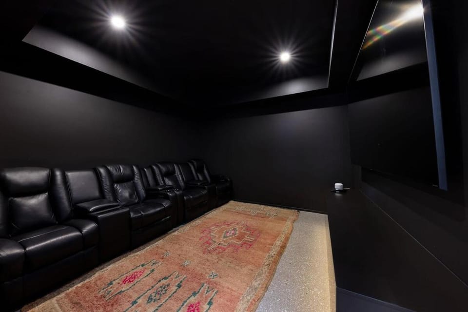 Communal lounge/ TV room, TV and multimedia