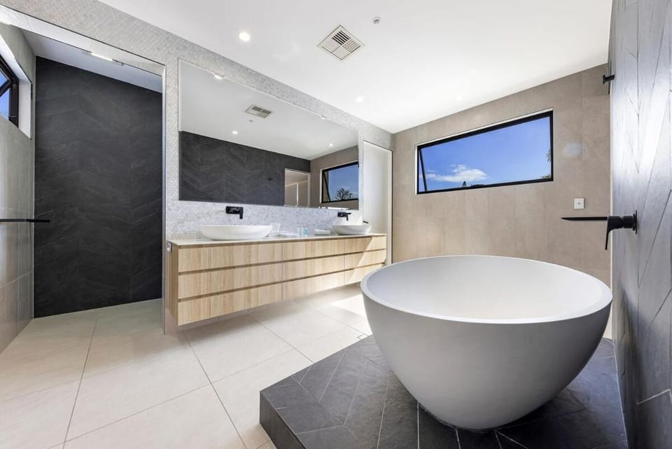 Bathroom, Bath