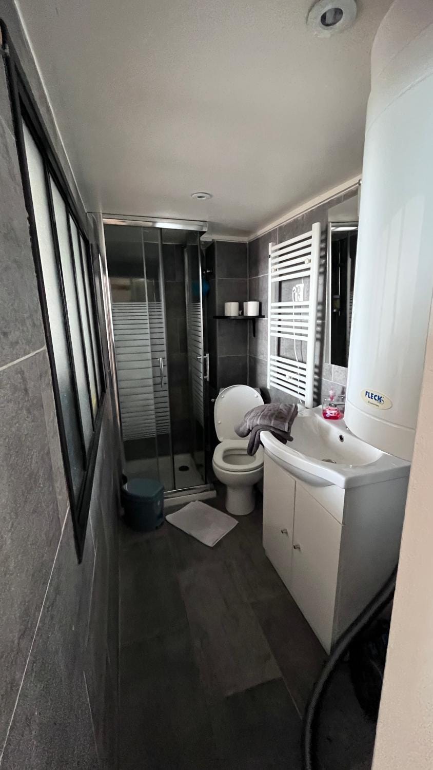 Shower, Toilet, Bathroom