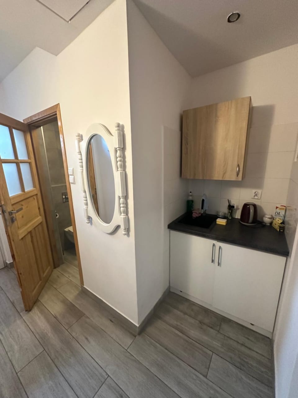 Kitchen or kitchenette