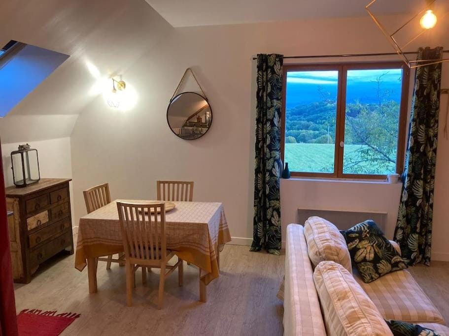 Dining area, Mountain view