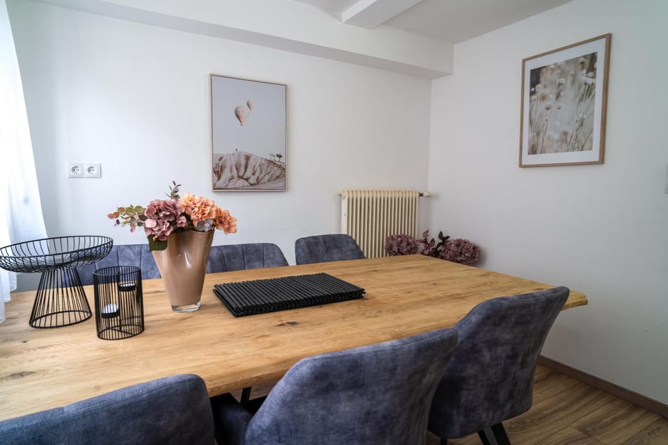 Dining area, Food, kitchen