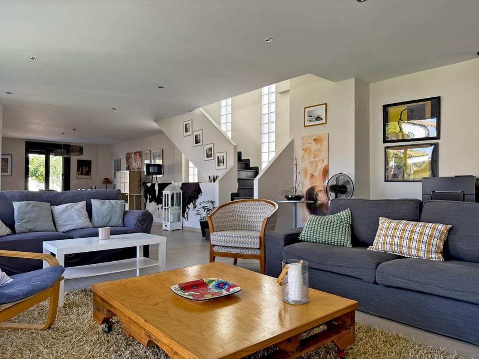 Communal lounge/ TV room, Living room