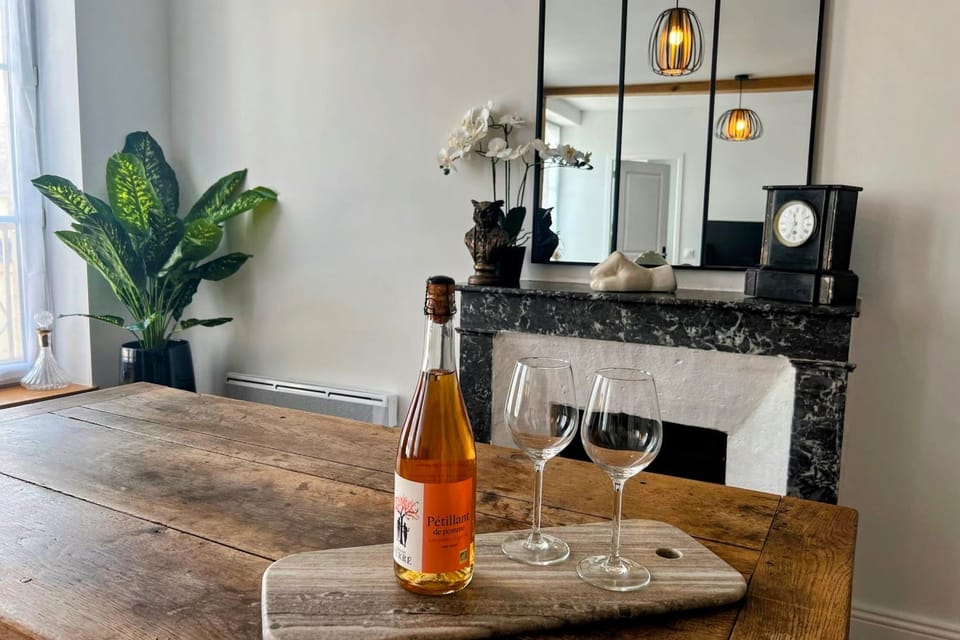 Food and drinks, Dining area, Drinks