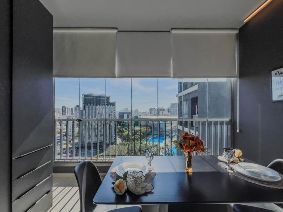 Dining area, City view