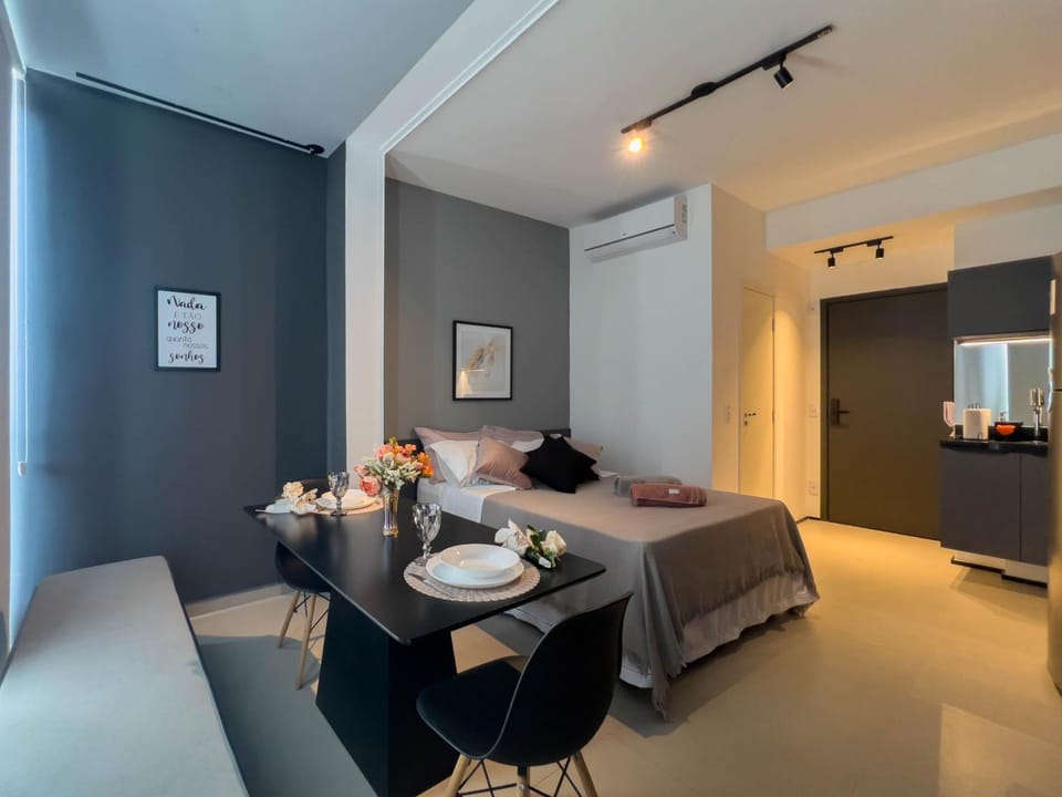 Bed, Dining area, Bedroom