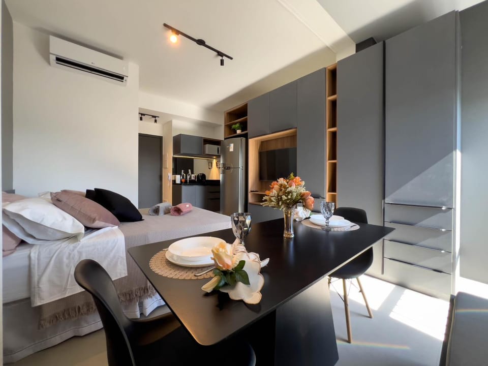 Kitchen or kitchenette, Dining area, Bedroom, air conditioner