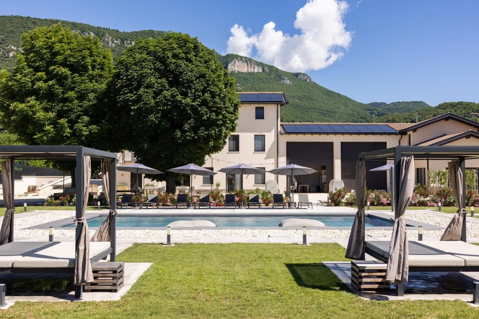 Property building, Natural landscape, Garden, Garden view, Mountain view, Pool view, sunbed