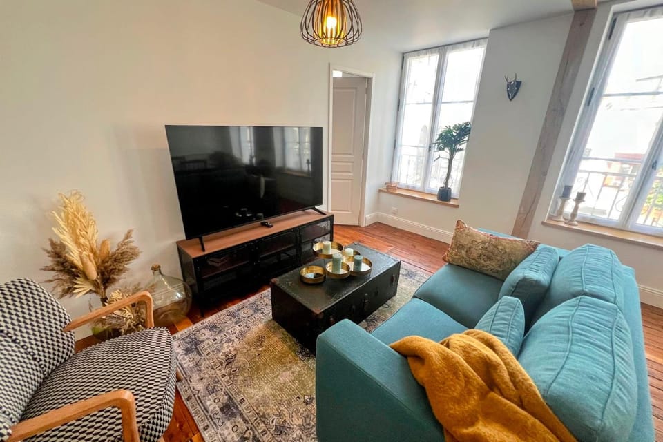Communal lounge/ TV room, TV and multimedia, Living room
