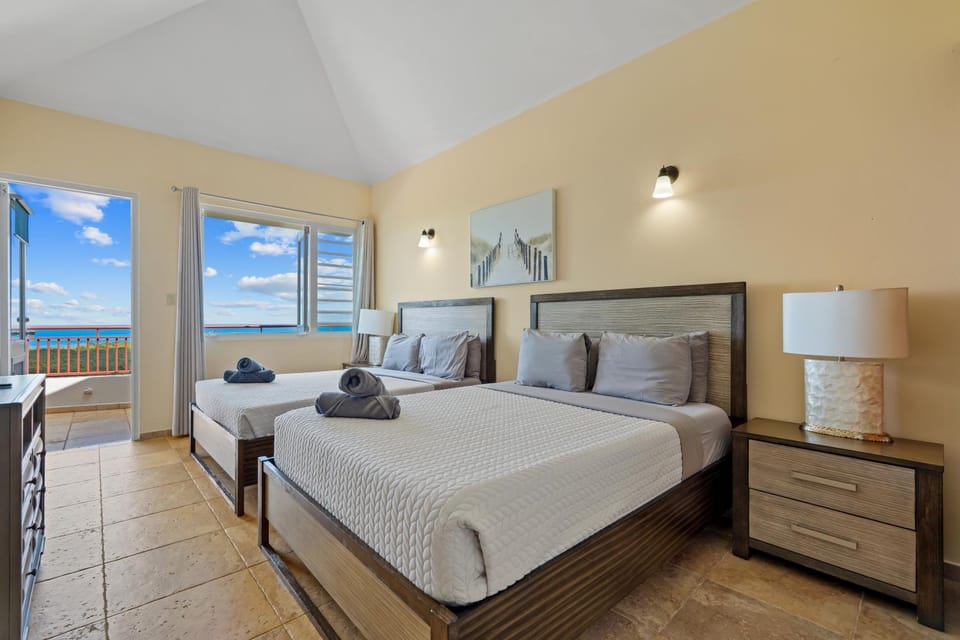 Bed, Natural landscape, Photo of the whole room, Bedroom, Sea view