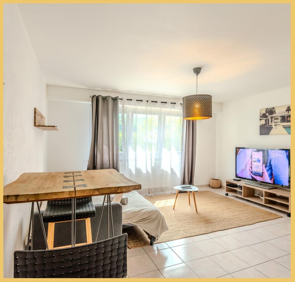 Le Salève I Studio I Etrembières Apartment in Canton of Geneva