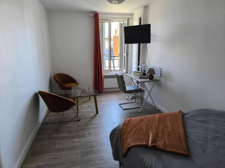 LE 10, Parking, Centre Confort Apartment in Centre-Val de Loire