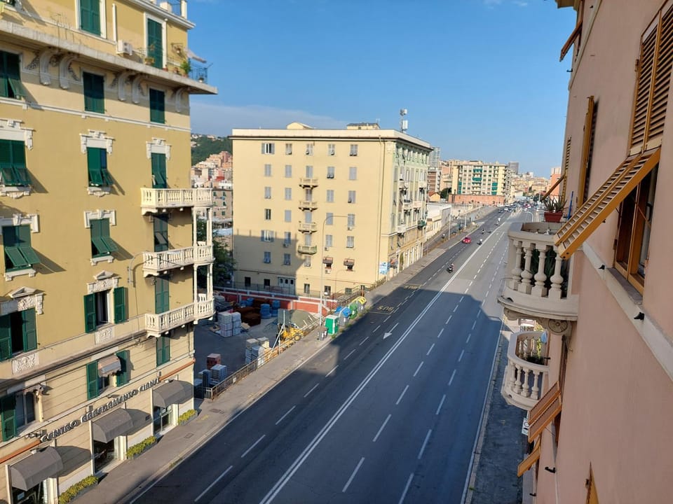 Property building, Neighbourhood