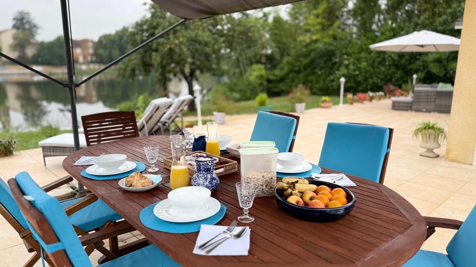 Patio, Garden, Garden view, River view, Breakfast, Continental breakfast