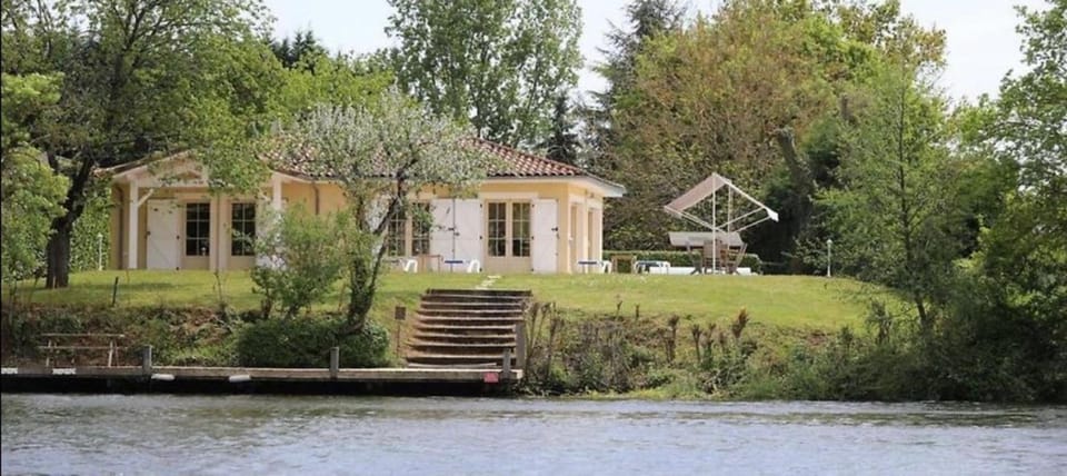 Property building, Garden view, River view