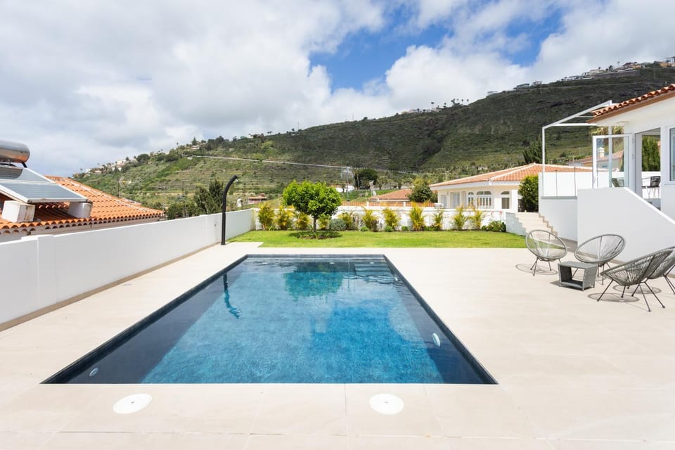 Natural landscape, Mountain view, Pool view, Swimming pool