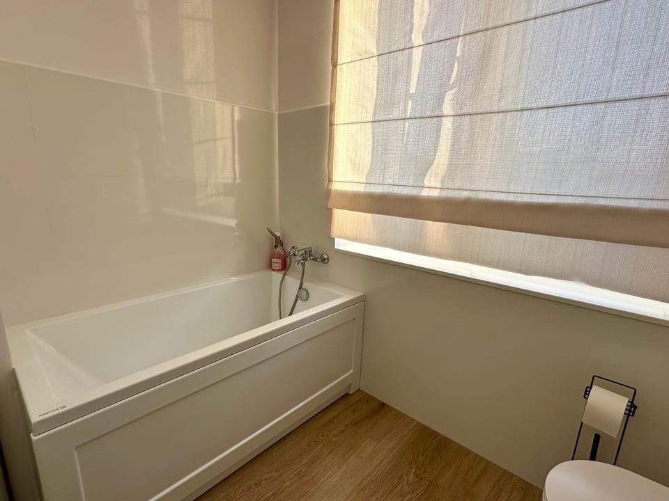 Bathroom, Bath