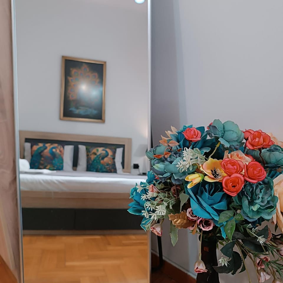 Peacock Apartment in Athens