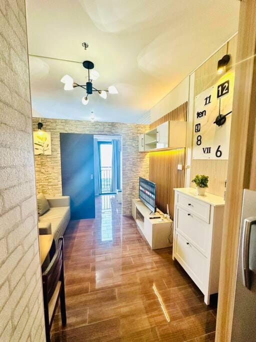 Classy Modern Haven 1BR Air Residence Makati Apartment in Makati