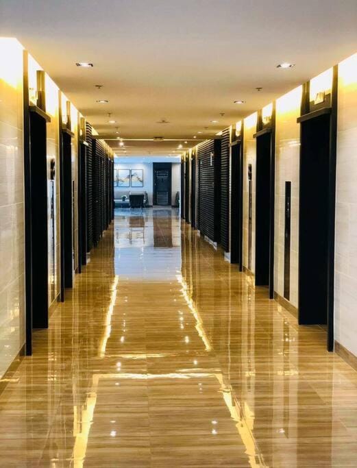 Classy Modern Haven 1BR Air Residence Makati Apartment in Makati