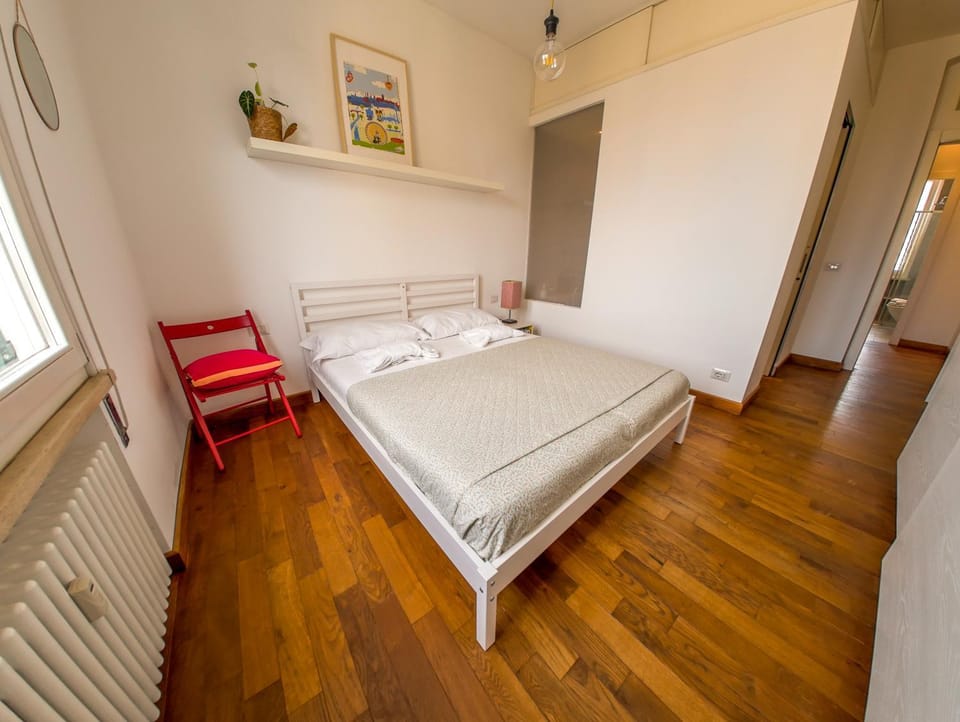 Stunning 3-Bedroom Penthouse Apartment in Rome