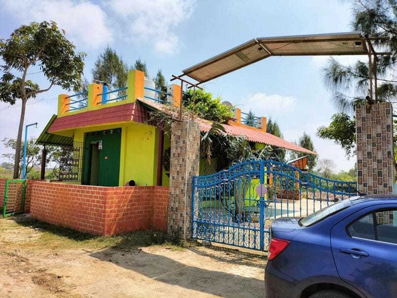 Property building, Street view, Parking