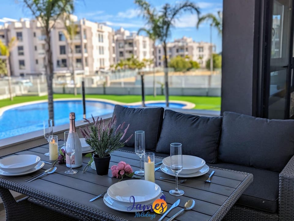 Balcony/Terrace, Swimming pool