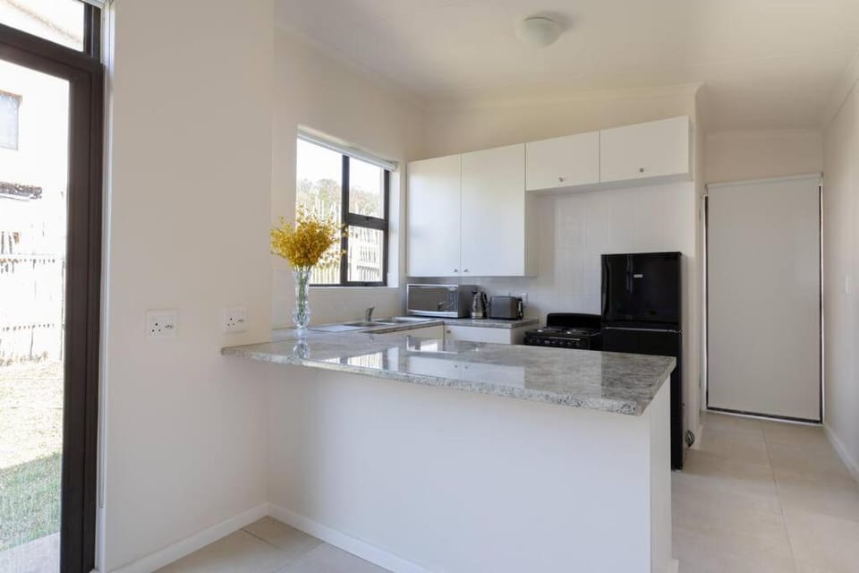 Lux Private Garden Studio - Sunset Beach Apartment in Cape Town