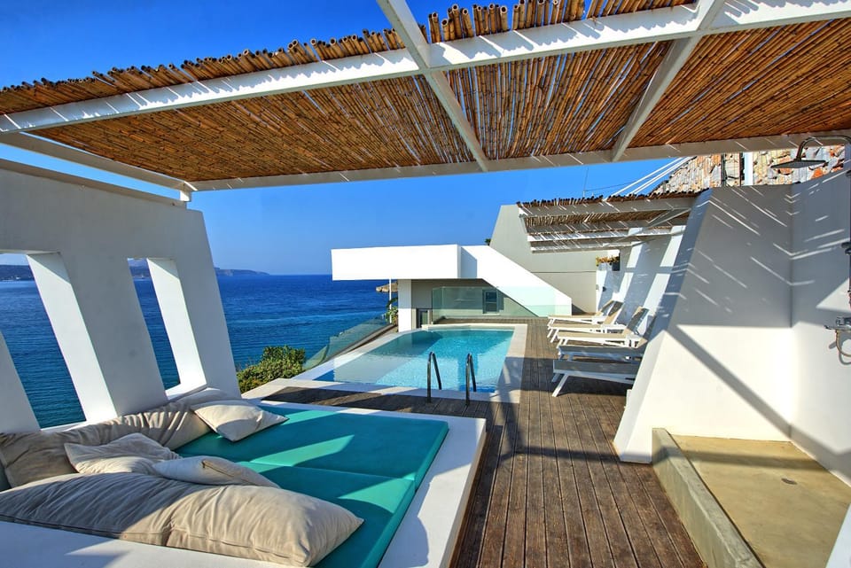 Patio, View (from property/room), Balcony/Terrace, Sea view, Swimming pool, sunbed
