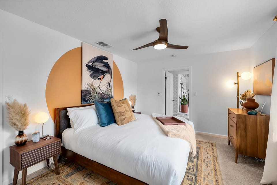 The Wild Blue House - Hot Tub & Close to Joshua Tree & Pioneertown House in Yucca Valley