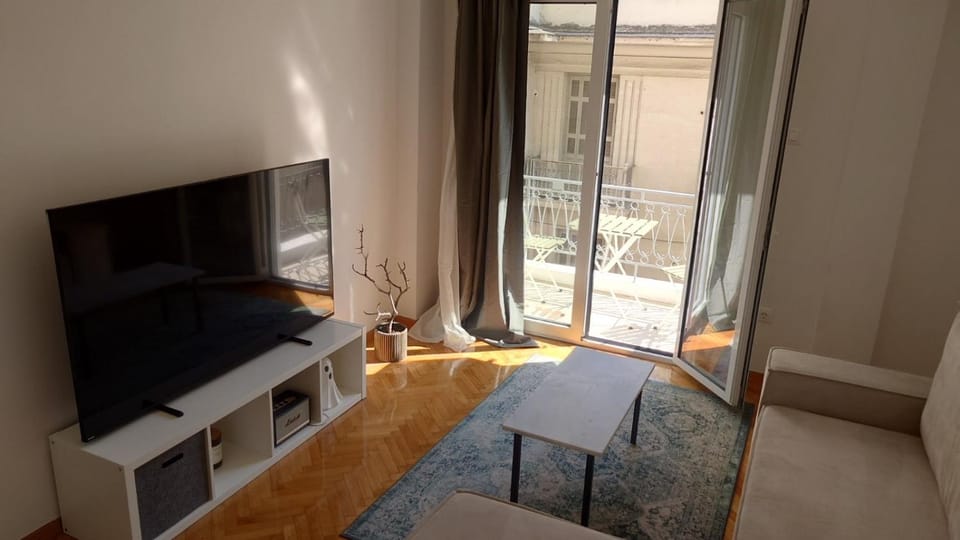 Communal lounge/ TV room, TV and multimedia, Living room, Photo of the whole room, Seating area