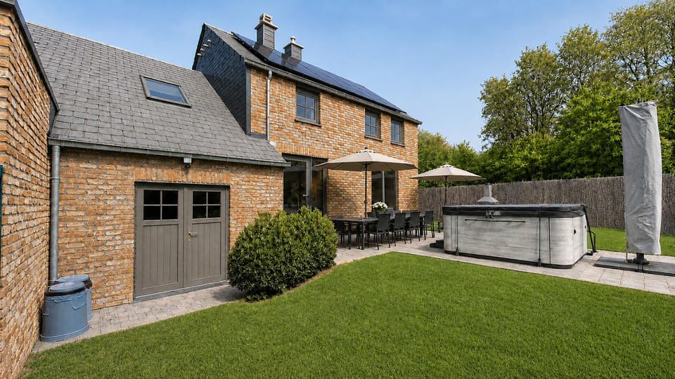 Property building, Garden, Balcony/Terrace, Spa and wellness centre/facilities, Pets, Garden view, pet friendly