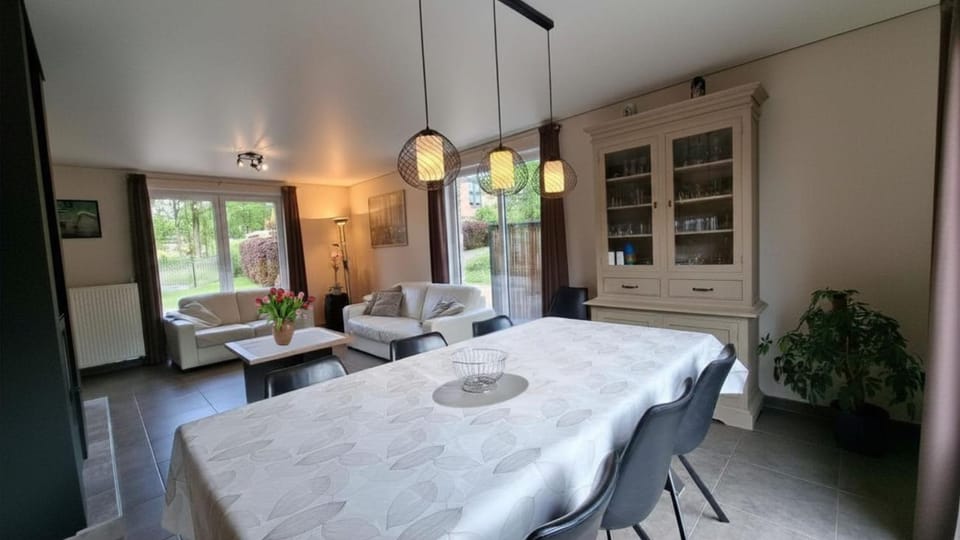 Living room, Dining area, Dinner