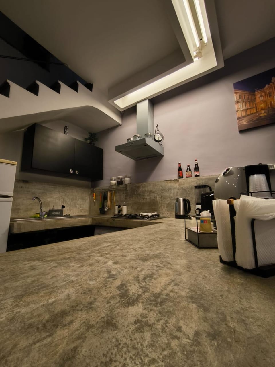 Coffee/tea facilities, Kitchen or kitchenette, stove