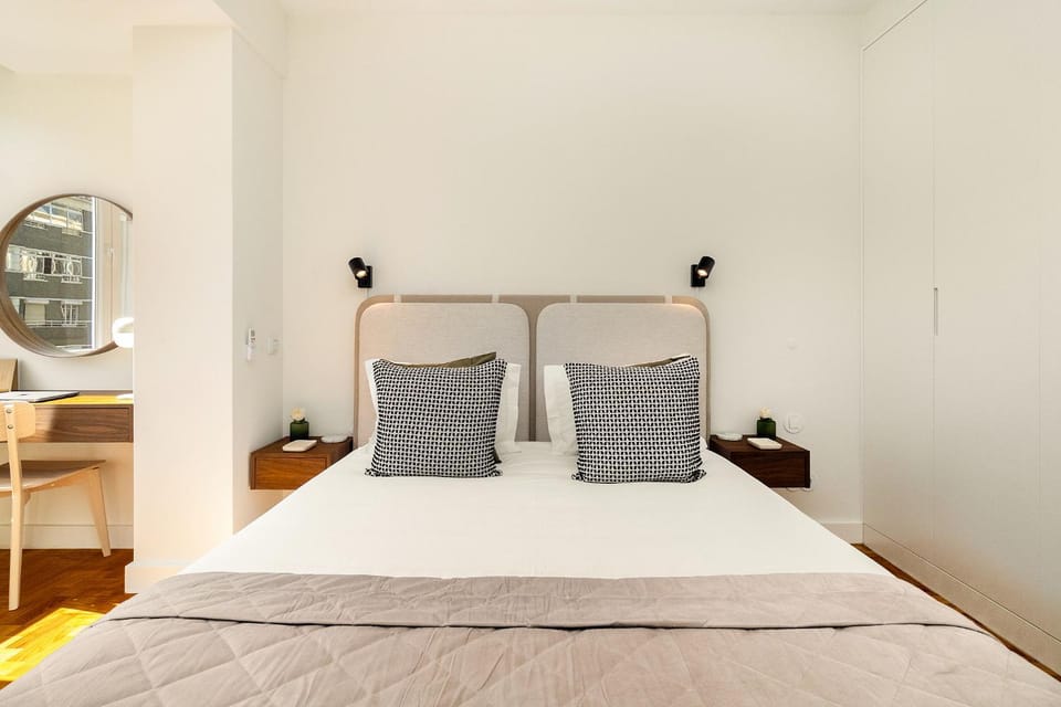 Bed, Bedroom, air conditioner